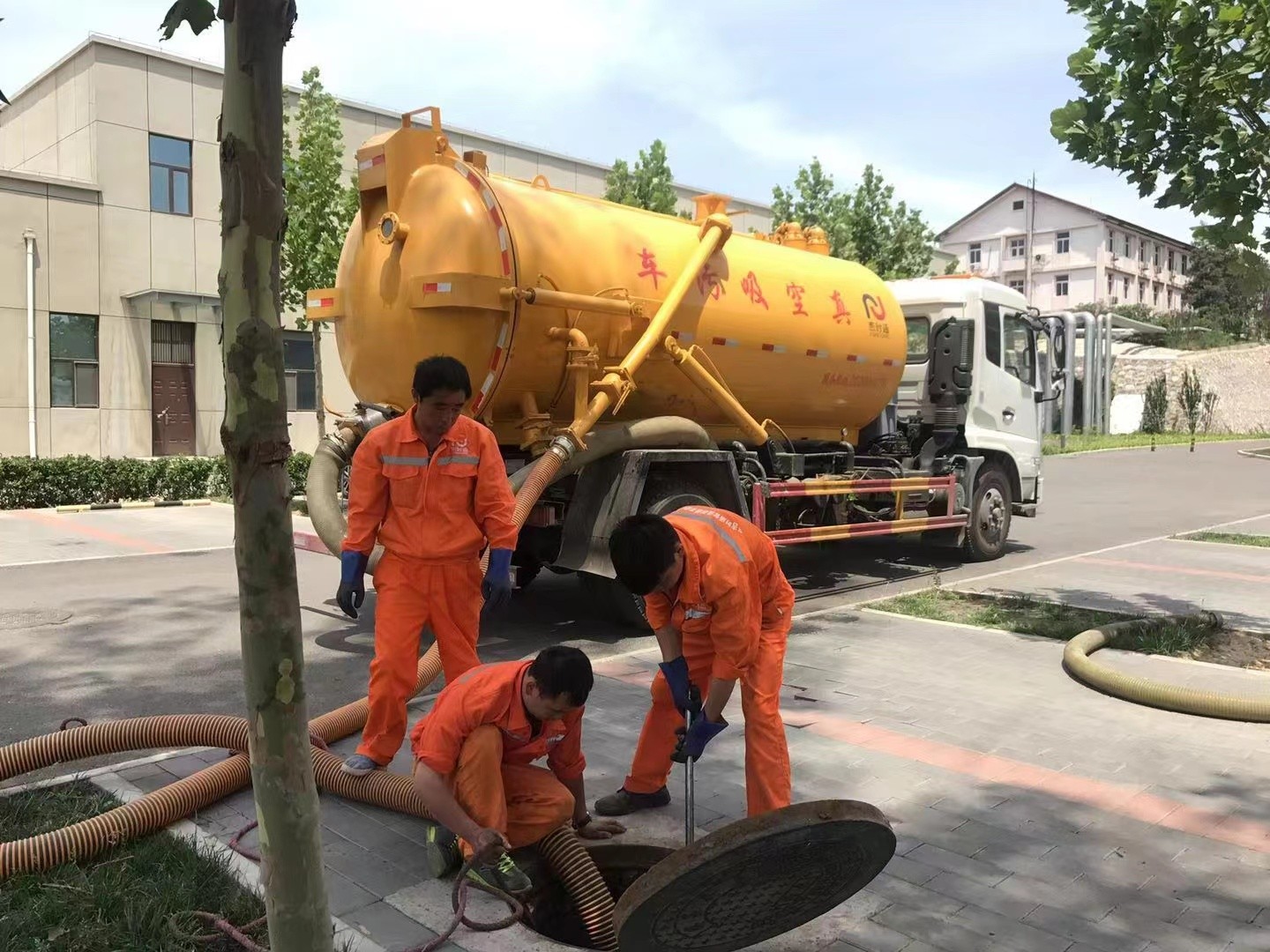 方城化粪池清理与5-8吨吸粪车施工效率分析